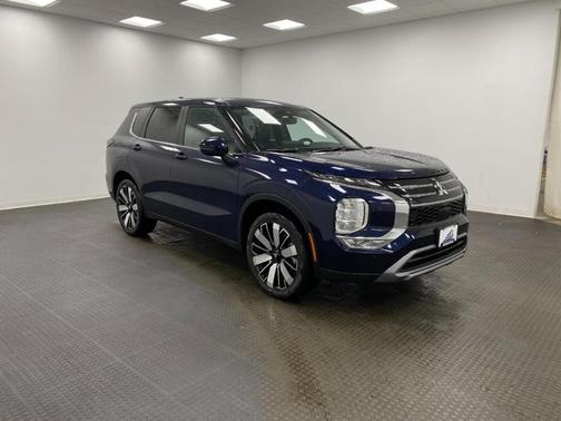 Cosmic Blue Metallic 2026 Mitsubishi Outlander