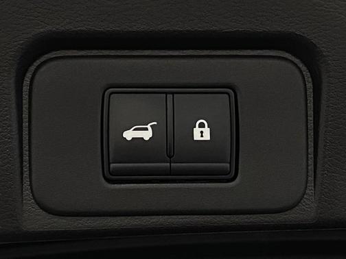 Everest White P 2025 Nissan Rogue SV