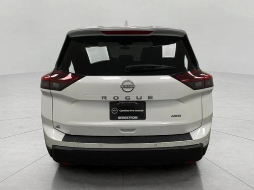 Everest White P 2025 Nissan Rogue SV