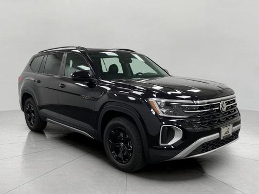 Deep Black Pearl 2026 Volkswagen Atlas 2.0T Peak Edition