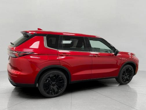Diamond Red 2026 Mitsubishi Outlander LE