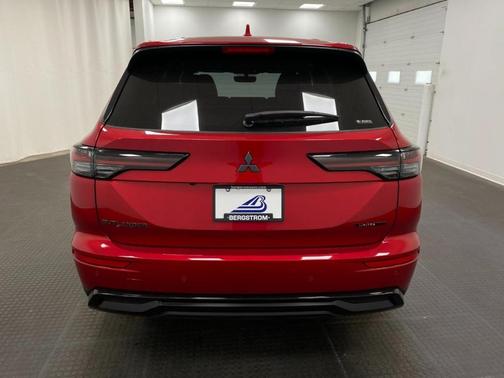 Diamond Red 2026 Mitsubishi Outlander
