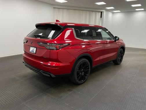 Diamond Red 2026 Mitsubishi Outlander