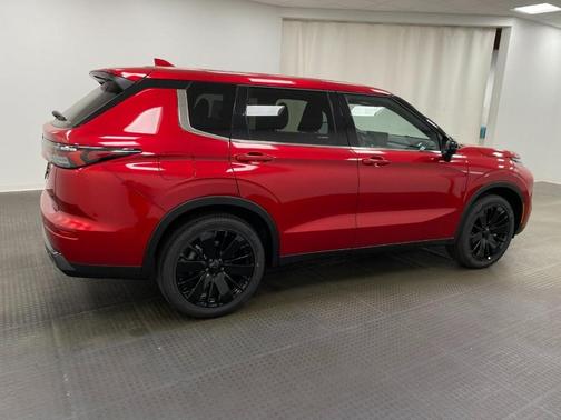 Diamond Red 2026 Mitsubishi Outlander