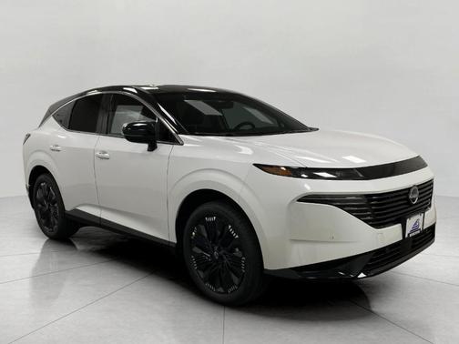 White / Black 2026 Nissan Murano Platinum