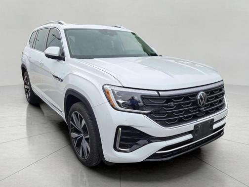 Opal White Pearl Effect 2024 Volkswagen Atlas 2.0T SEL Premium R-Line