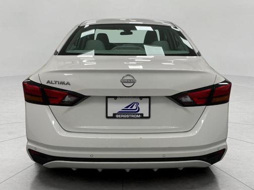 Pearl White Tri-Coat 2025 Nissan Altima SV