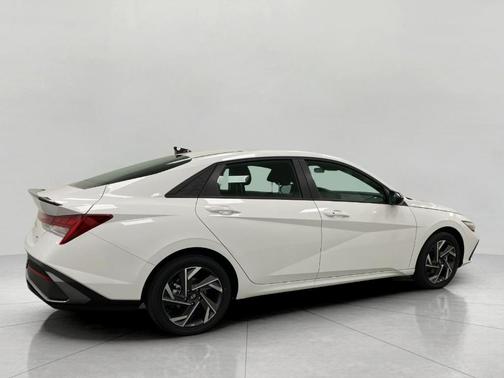 2025 Hyundai ELANTRA HEV SEL Sport