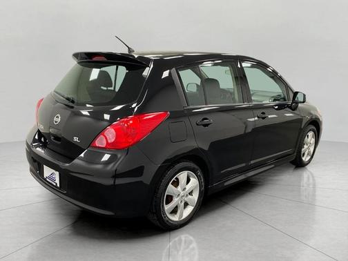 2011 Nissan Versa 1.8 SL