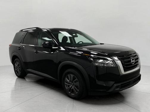Super Black 2024 Nissan Pathfinder SV