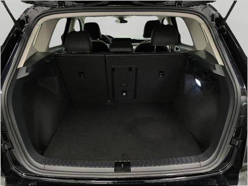 Deep Black Pearl Effect 2025 Volkswagen Taos 1.5T SE