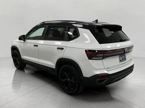 2025 Volkswagen Taos 1.5T SE Black