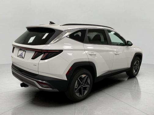 Serenity White Pearl 2026 Hyundai TUCSON SEL Premium