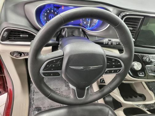 2023 Chrysler Pacifica Touring-L