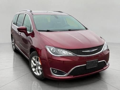 Velvet Red Pearlcoat 2018 Chrysler Pacifica Touring-L