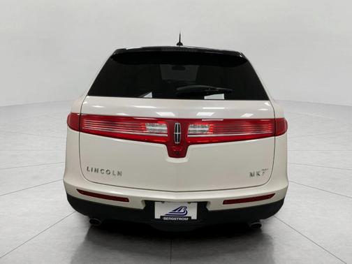 2017 Lincoln MKT Elite