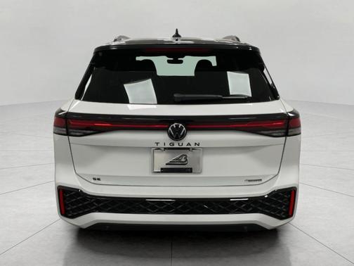 2025 Volkswagen Tiguan 2.0T SE R-Line Black