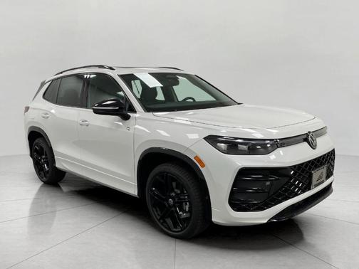 2025 Volkswagen Tiguan 2.0T SE R-Line Black