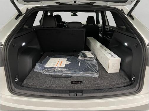 2026 Volkswagen Atlas Cross Sport 2.0T SEL R-Line Black