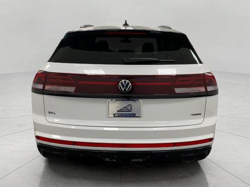 2026 Volkswagen Atlas Cross Sport 2.0T SEL R-Line Black