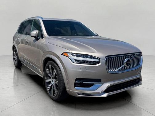 Bright 2023 Volvo XC90 B6 Ultimate 7-Seater
