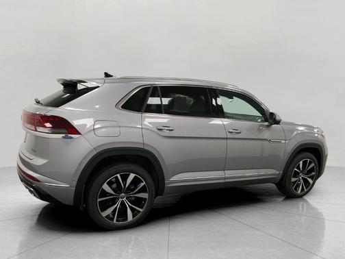 Silver Mist Metallic 2026 Volkswagen Atlas Cross Sport 2.0T SEL Premium R-Line