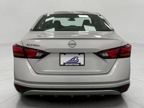 Brilliant Silver Metallic 2025 Nissan Altima SV