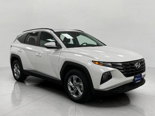 White 2023 Hyundai TUCSON SEL