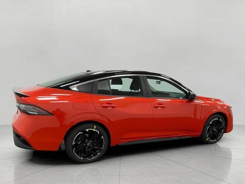 2t Emb Blk Roof 2026 Nissan Sentra SR