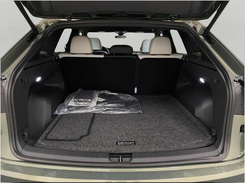 Avocado Green Pearl 2026 Volkswagen Atlas Cross Sport 2.0T SEL Premium R-Line