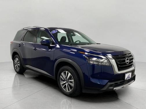 Deep Ocean Blue 2025 Nissan Pathfinder SL