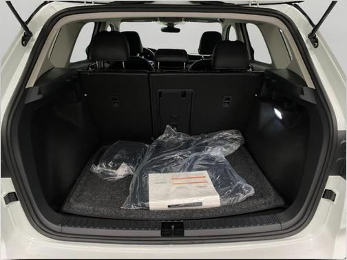 2026 Volkswagen Taos 1.5T SE Black