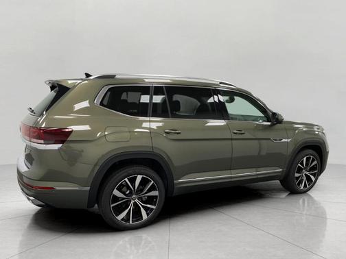 Avocado Green Pearl 2026 Volkswagen Atlas 2.0T SEL Premium R-Line