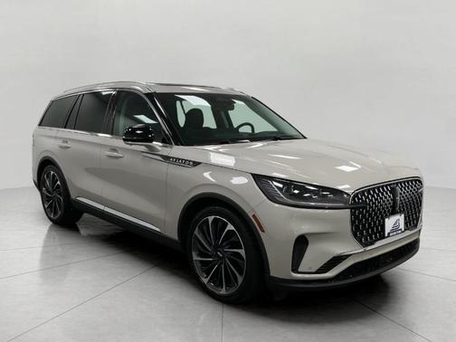 Ceramic Pearl Metallic 2025 Lincoln Aviator Reserve AWD