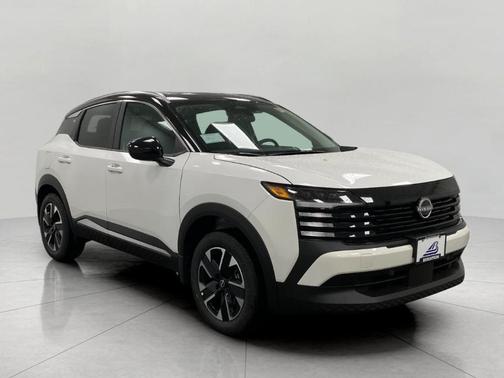 Aspen White Tricoat 2026 Nissan Kicks SV