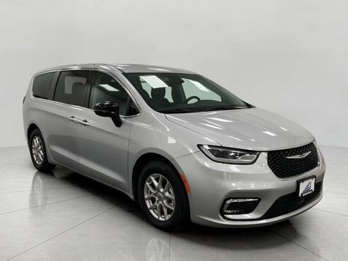 2024 Chrysler Pacifica Touring-L