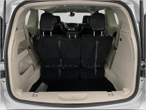 2024 Chrysler Pacifica Touring-L