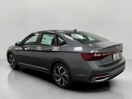 Platinum Gray Metallic 2026 Volkswagen Jetta 1.5T SEL
