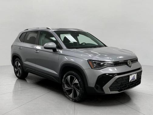 Pyrite Silver Metallic 2025 Volkswagen Taos 1.5T SE