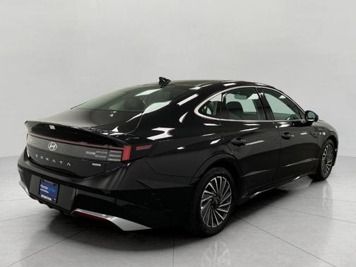 2024 Hyundai SONATA Hybrid Limited