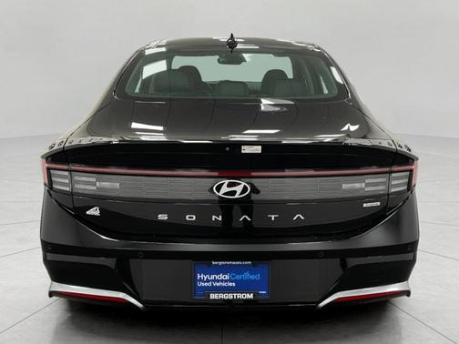 2024 Hyundai SONATA Hybrid Limited