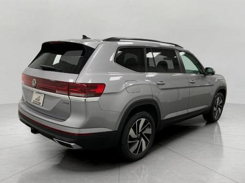 Silver Mist Metallic 2026 Volkswagen Atlas 2.0T SE W/TECHNOLOGY