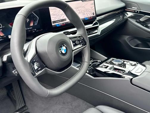 2026 BMW 530 i xDrive