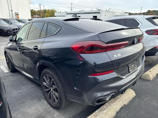2023 BMW X6 xDrive40i