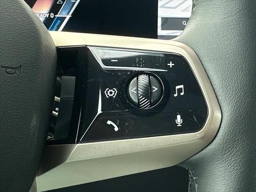 2025 BMW iX xDrive50