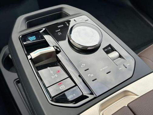 2025 BMW iX xDrive50