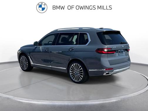 Sparkling Copper Metallic 2026 BMW X7 xDrive40i
