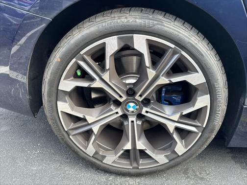 2025 BMW 330 i xDrive