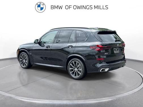 Black Sapphire Metallic 2026 BMW X5 PHEV xDrive50e
