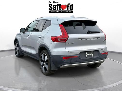 2019 Volvo XC40 T5 Momentum